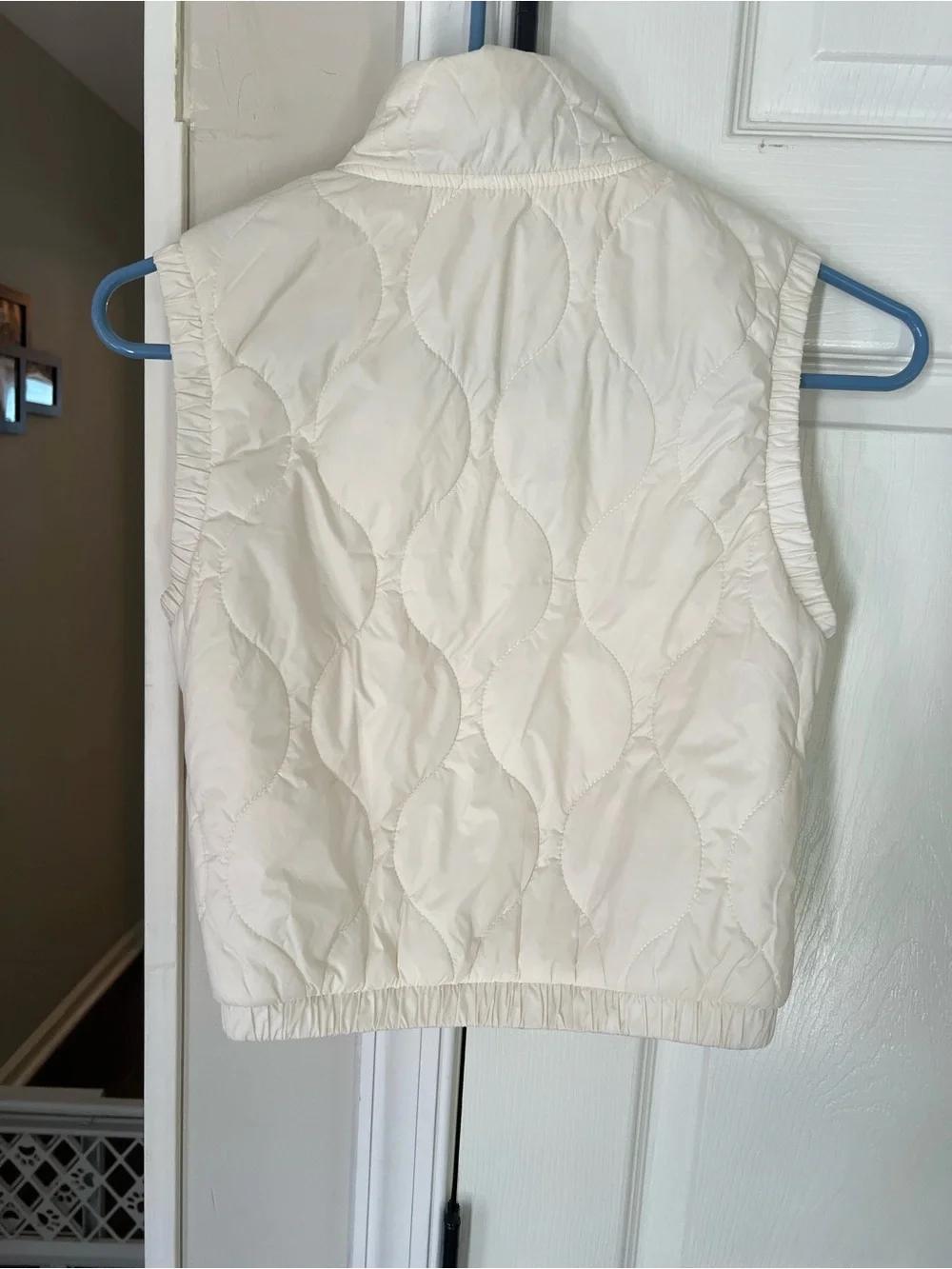 Old Navy Kids Quilted Vest - Cream Size 8